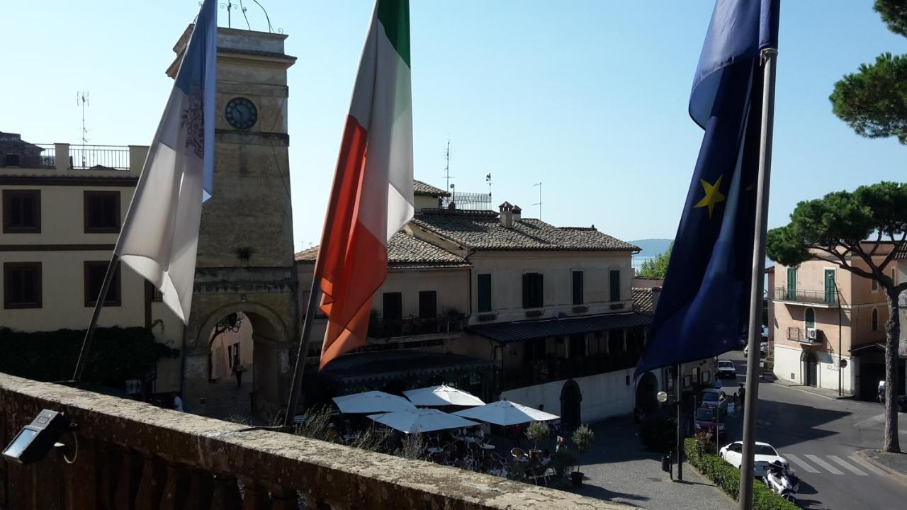 Relax In Piazzetta Casa E Appartamento Per Vacanze Trevignano Romano Værelse billede