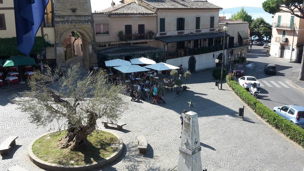 Relax In Piazzetta Casa E Appartamento Per Vacanze Trevignano Romano Værelse billede