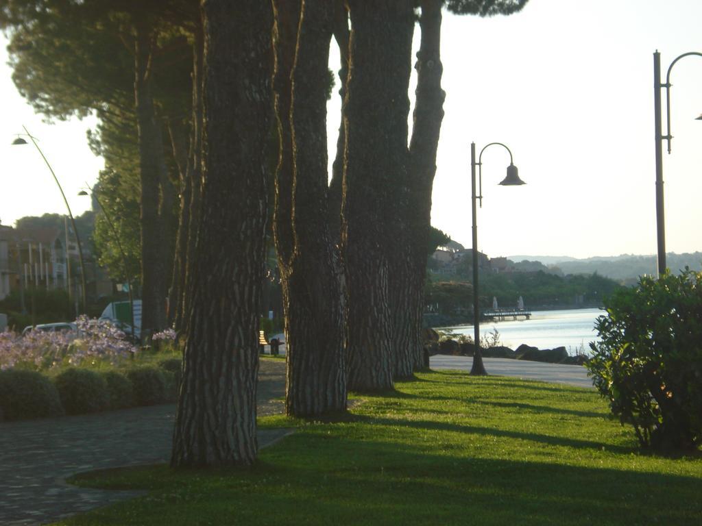 Relax In Piazzetta Casa E Appartamento Per Vacanze Trevignano Romano Eksteriør billede